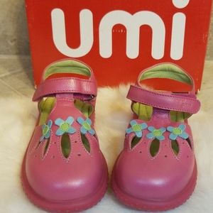 🌸NWB UMI Girls Flower Sandals🌸